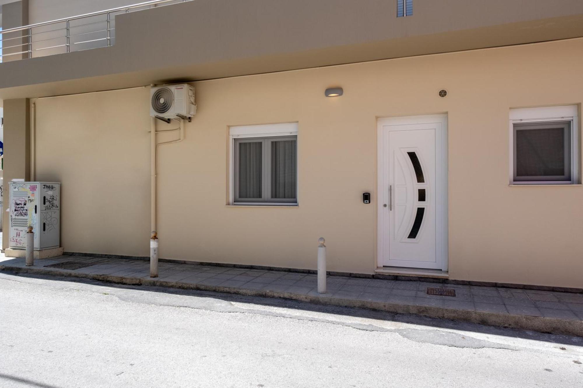 M&m Minimal * Heraklion